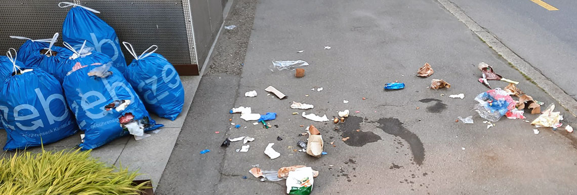 Abfallsäcke erst am Abfuhrtag rausstellen